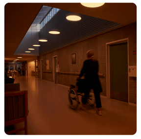 Bauneparken_hall_evening_square